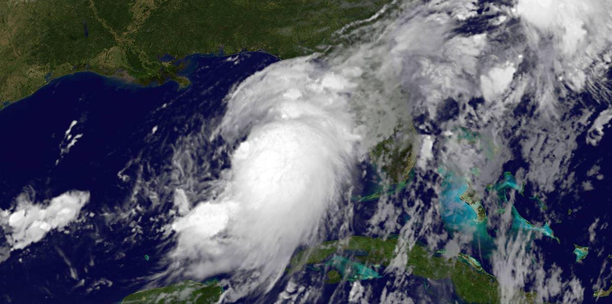 U.S. State of Florida braces for "lifethreatening" hurricane