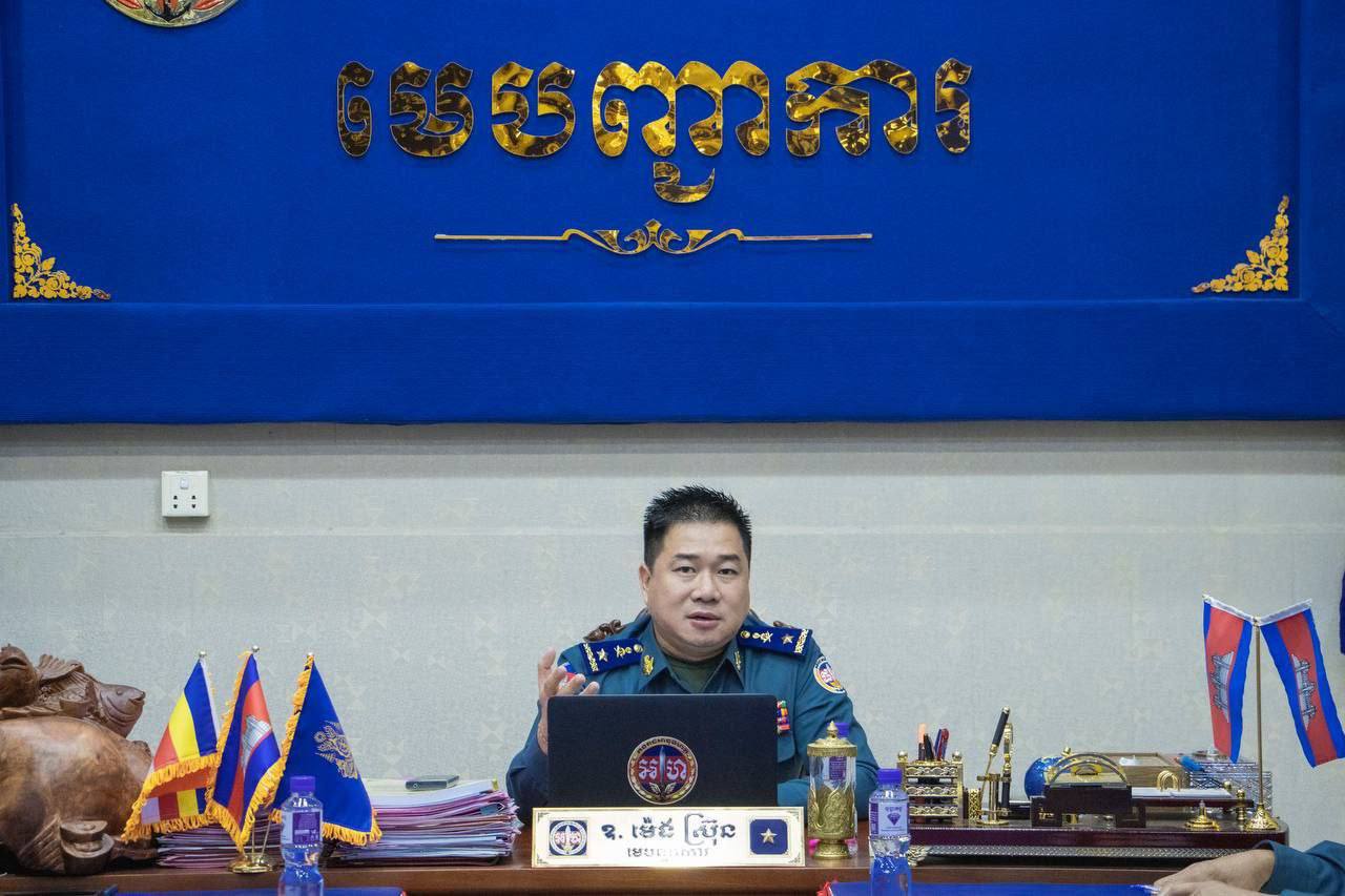 កុំយកគំរូតាម! យុវជនម្នាក់ វាយបំផ្លាញ ទ្រព្យ សម្បត្តិក្នុងផ្ទះ ...
