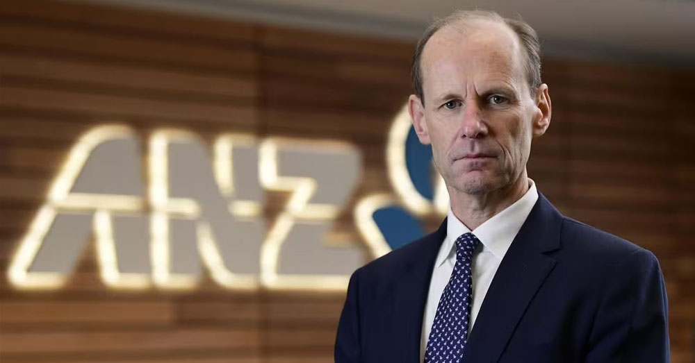 អតីត CEO ធនាគារ ANZ ប្ដឹង​ទាមទារ​ប្រាក់​បំណាច់ ៩ លាន​ដុល្លារ ក្រោយ​ធនាគារ​កាត់​បន្ថយ​ដោយ​ចោទ​ពី «រំលោភ​កិច្ច​សន្យា»