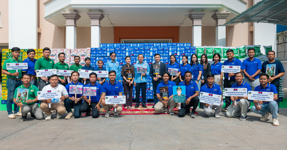 ក្រុមហ៊ុន «វឌ្ឍនៈ» នៅតែបន្តជួយជ្រោមជ្រែង ដល់វីរកងទ័ពនៅជួរមុខ និងបងប្អូនជនភៀសសឹកតាមគ្រប់រូបភាព