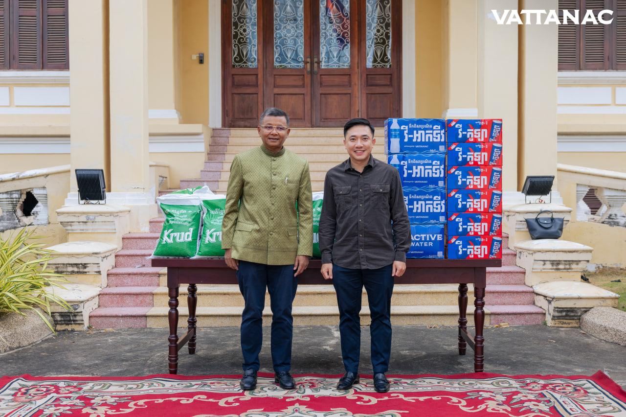 ក្រុមហ៊ុន «វឌ្ឍនៈ» បន្តជួយដល់វីរកងទ័ពនៅជួរមុខ និងបងប្អូនជនភៀសសឹកតាមគ្រប់រូបភាព