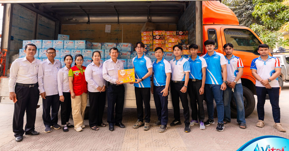 ទឹកពិសាវីតាល់ និងមូលនិធិ២៥រៀល ផ្តួចផ្តើមគម្រោង «ជំនួយបន្ទាន់ពីវីតាល់» ដោយឧបត្ថម្ភទឹកពិសា ១០,០០០កេស និងចុះចែកជំនួយដោយផ្ទាល់រាប់ពាន់កញ្ចប់ ដល់ជនភៀសសឹក ក្រុមគ្រូពេទ្យ និងកងទ័ពជួរមុខ