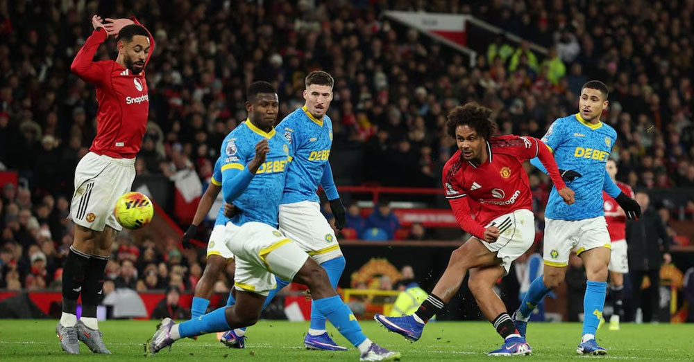 Wolves បញ្ចប់កំណត់ត្រាចាញ់ ១១ប្រកួតក្នុងលីគ តាមរយៈវាយបកតាមស្មើម្ចាស់ផ្ទះ Man Utd