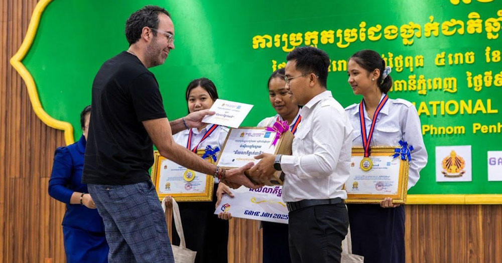 យុវជនកម្ពុជាទទួលបានការបំប៉នជំនាញសេដ្ឋកិច្ចឌីជីថល តាមរយៈកម្មវិធីអភិវឌ្ឍវីដេអូហ្គេម