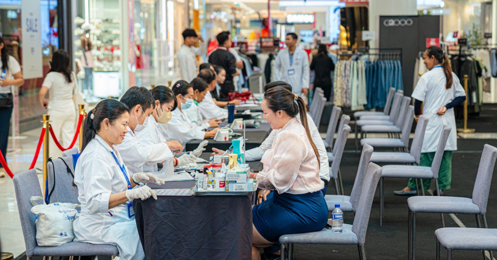 ក្តីសង្ឃឹមថ្មី ក្នុងបេសកកម្មមនុស្សធម៌ ជីប ម៉ុង រៀបចំកម្មវិធីបរិច្ចាគឈាមម្តងទៀត សម្រាប់ទំនុកបម្រុងដល់វីរកងទ័ព និងបងប្អូនខ្មែរដែលត្រូវការឈាម