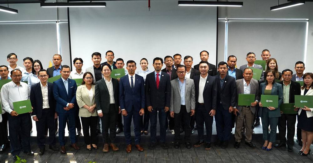 សហគ្រិនខ្មែរ និងក្រុមហ៊ុនមេនូឡាយហ្វ៍ ខេមបូឌា សហការបើកវគ្គបណ្តុះបណ្តាលគ្រូបង្គោល ស្តីពី «កម្មវិធីលើកកម្ពស់ផ្នែកហិរញ្ញវត្ថុ ដល់អ្នកសេដ្ឋកិច្ចក្រៅប្រព័ន្ធ»