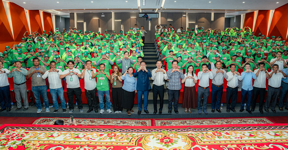 បេះដូងរួមក្នុងសហគមន៍តែមួយ! «ខ្មែរ ប៊ែវើរីជីស» រៀបចំដំណើរទស្សនកិច្ច និងពិសាអាហារសាមគ្គី ជូនដល់បុគ្គលិកផ្នែកអនាម័យបរិស្ថាន