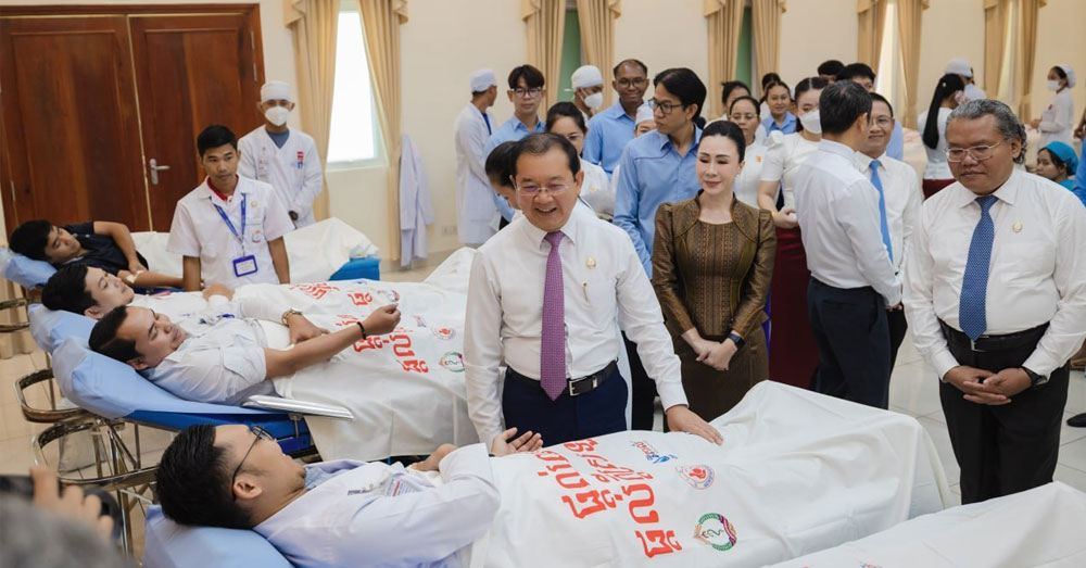 ក្រុមហ៊ុន វ័ន ម៉រ គ្រុប (វីតាល់) សហការរៀបចំកម្មវិធីបរិច្ចាគឈាមដោយស្ម័គ្រចិត្ត ក្រោមប្រធានបទ «ផ្តល់ឈាម ផ្តល់ក្តីសង្ឃឹម យើងរួមគ្នាសង្គ្រោះជីវិត» នៅមន្ទីរពេទ្យកាល់ម៉ែត