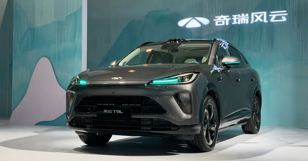 ភ្ញាក់ផ្អើល! Chery ចេញម៉ូឌែល Fulwin T9 សាកថ្មនិងចាក់សាំងពេញ រត់បាន ២,០០០គីឡូម៉ែត្រ តម្លៃនឹកស្មានមិនដល់ បង្កើតសង្គ្រាមតម្លៃអង្រួនទីផ្សាររថយន្តពិភពលោក