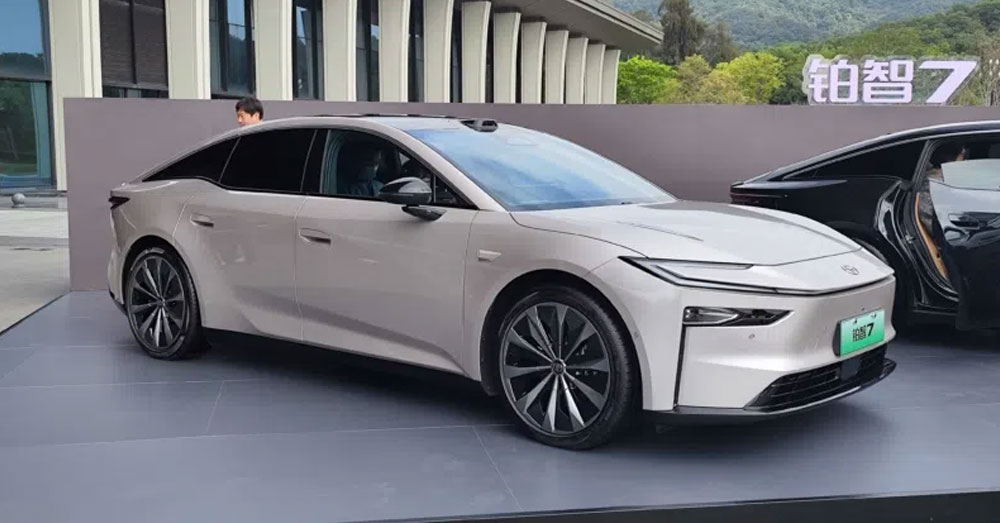 Toyota bZ7 សម្ពោធបាន ១ម៉ោង មានការបញ្ជាទិញដល់ទៅ ៣,១០០គ្រឿង ព្រោះមានចំណុចពិសេសរបស់ក្រុមហ៊ុនបច្ចេកវិទ្យាធំៗ