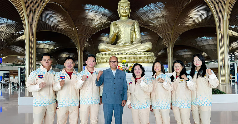 ប្រតិភូកីឡាកាតេរ៉ាតេកម្ពុជា ១២រូប ចេញទៅប្រកួតជើងឯកអាស៊ី លើកទី២២ នៅឥណ្ឌូនេស៊ី