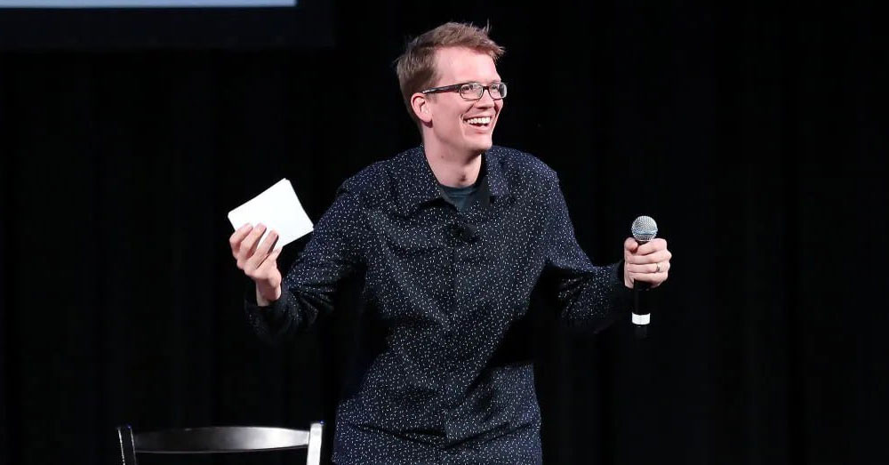 YouTuber ដ៏ល្បី Hank Green ថា លោកប្រើ AI ច្រើនពេក រហូតប៉ះពាល់សុខភាព