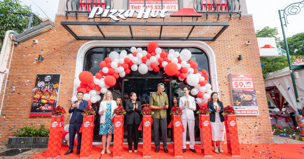 Pizza Hut Cambodia ពង្រីកវត្តមានជាមួយសាខាថ្មីនៅ ប៉េងហួត បឹងស្នោ ប៉ូឡារីស អេហ្វ អេនប៊ី និងផលិតផលថ្មី ភីហ្សាសំបកសាច់ក្រកឈីស មីនី តម្លៃចាប់ពី $7.99