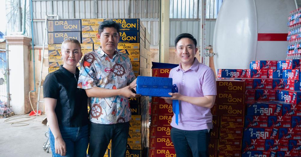 ក្រុមហ៊ុន វឌ្ឍនៈ បង្ហាញទំនួលខុសត្រូវចំពោះដៃគូអាជីវកម្ម ខណៈការផ្តល់រង្វាន់តាមក្រវិលកំប៉ុងកាន់តែខិតជិតដល់ពេលបញ្ចប់