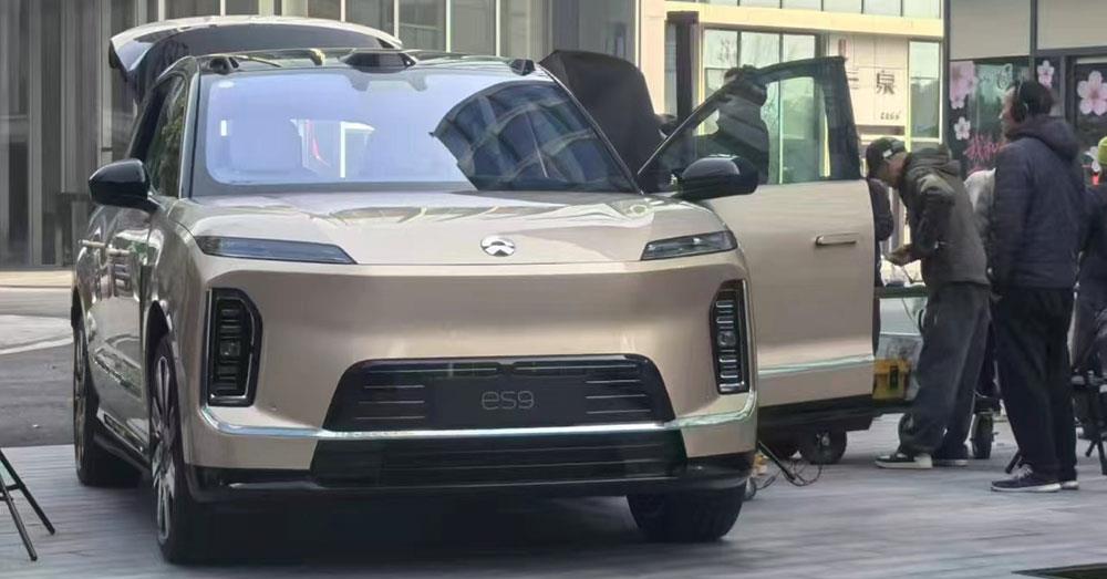 ឡានអគ្គិសនី Nio ES9 បង្ហាញខ្លួនកក្រើកផ្លូវសាធារណៈ ត្រៀមដណ្ដើមរាជ្យពីកំពូលរថយន្តអឺរ៉ុប មានបំពាក់បច្ចេកវិទ្យាប្រព័ន្ធភ្លើងដ៏ទំនើបមួយ