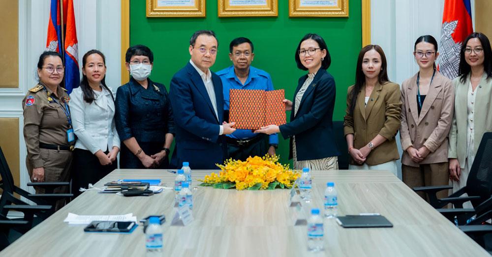 ធនាគារ ABA និងអគ្គនាយកដ្ឋានរដ្ឋបាលក្រសួងមហាផ្ទៃ សហការគ្នា ដើម្បីអនុញ្ញាតការទូទាត់តាមអនឡាញ កាន់តែងាយស្រួល