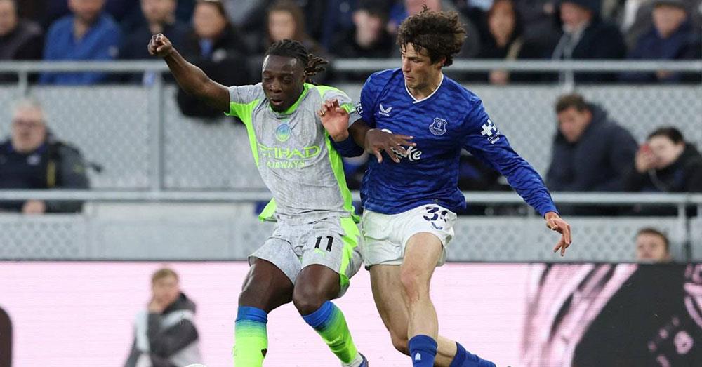 Man City លេងមិនឈ្នះ Everton នាំឱ្យការប្រជែងពានលីគអង់គ្លេសជាមួយ Arsenal កាន់តែតានតឹង