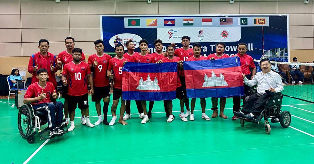 ក្រុមបាល់បោះអង្គុយជនពិការកម្ពុជា ធ្វើបានល្អទាំងបុរស និងនារី ក្នុងបេសកកម្មការពារមេដាយមាស ជើងឯកអាស៊ី នៅម៉ាឡេស៊ី